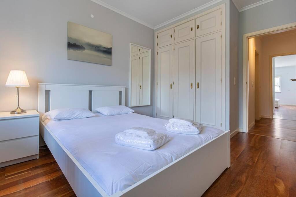 Stunning Apartment W/ Pool Cascais Luaran gambar