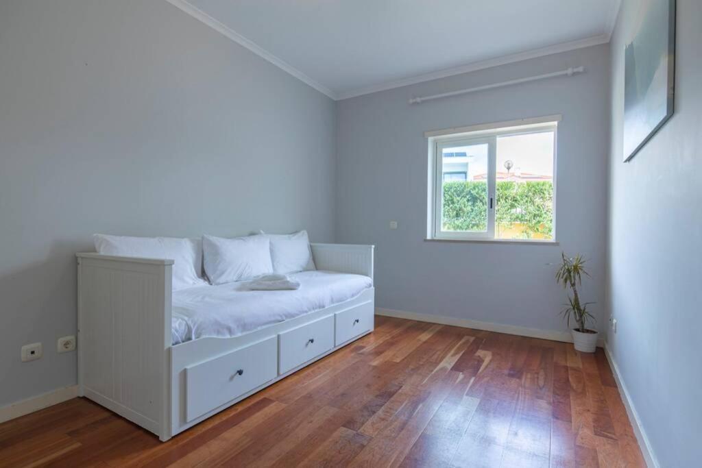 Stunning Apartment W/ Pool Cascais Luaran gambar